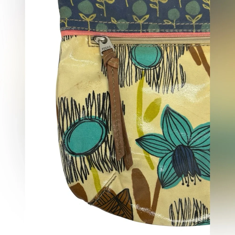 Fossil Key-Per Cross Body Bag Purse Hand Bag Floral Flowers Cream Blue Green